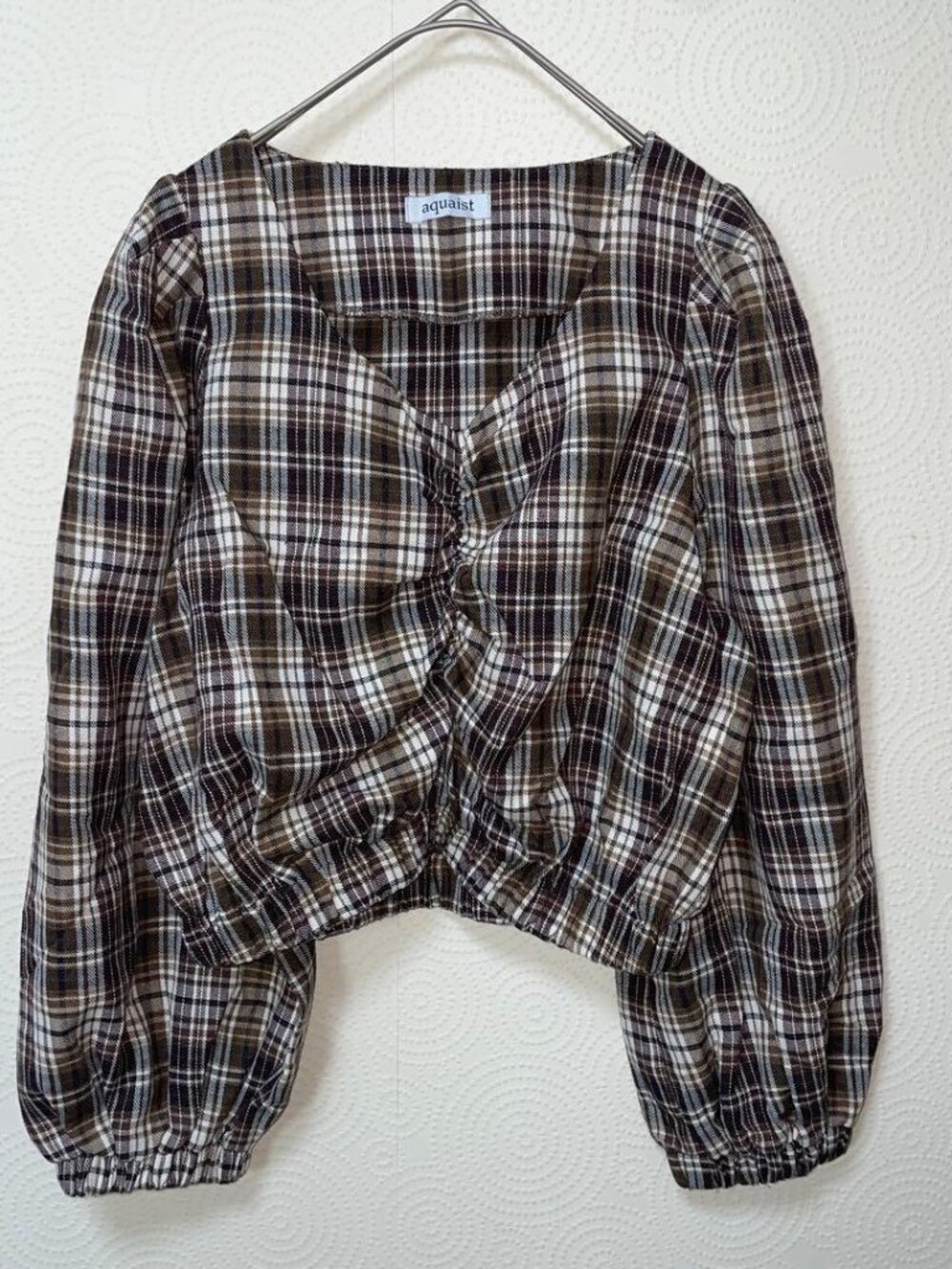 Soulberr Checkered Cropped Top with Balloon Sleeves